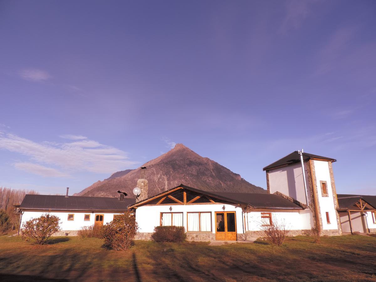 Hosteria El Hoyo Hoyo de Epuyén Exteriör bild