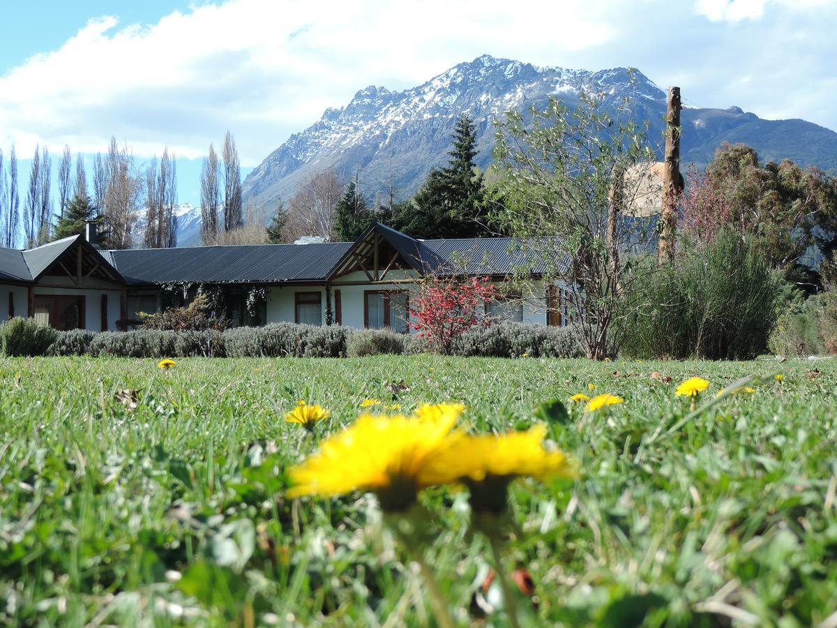 Hosteria El Hoyo Hoyo de Epuyén Exteriör bild