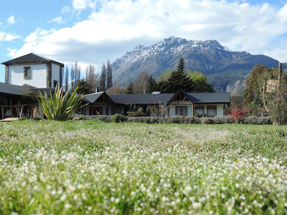 Hosteria El Hoyo Hoyo de Epuyén Exteriör bild